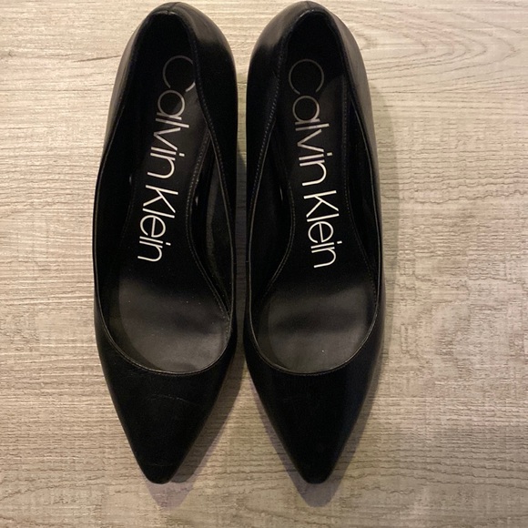 Womens Calvin Klein almond toe pump - Picture 2 of 7